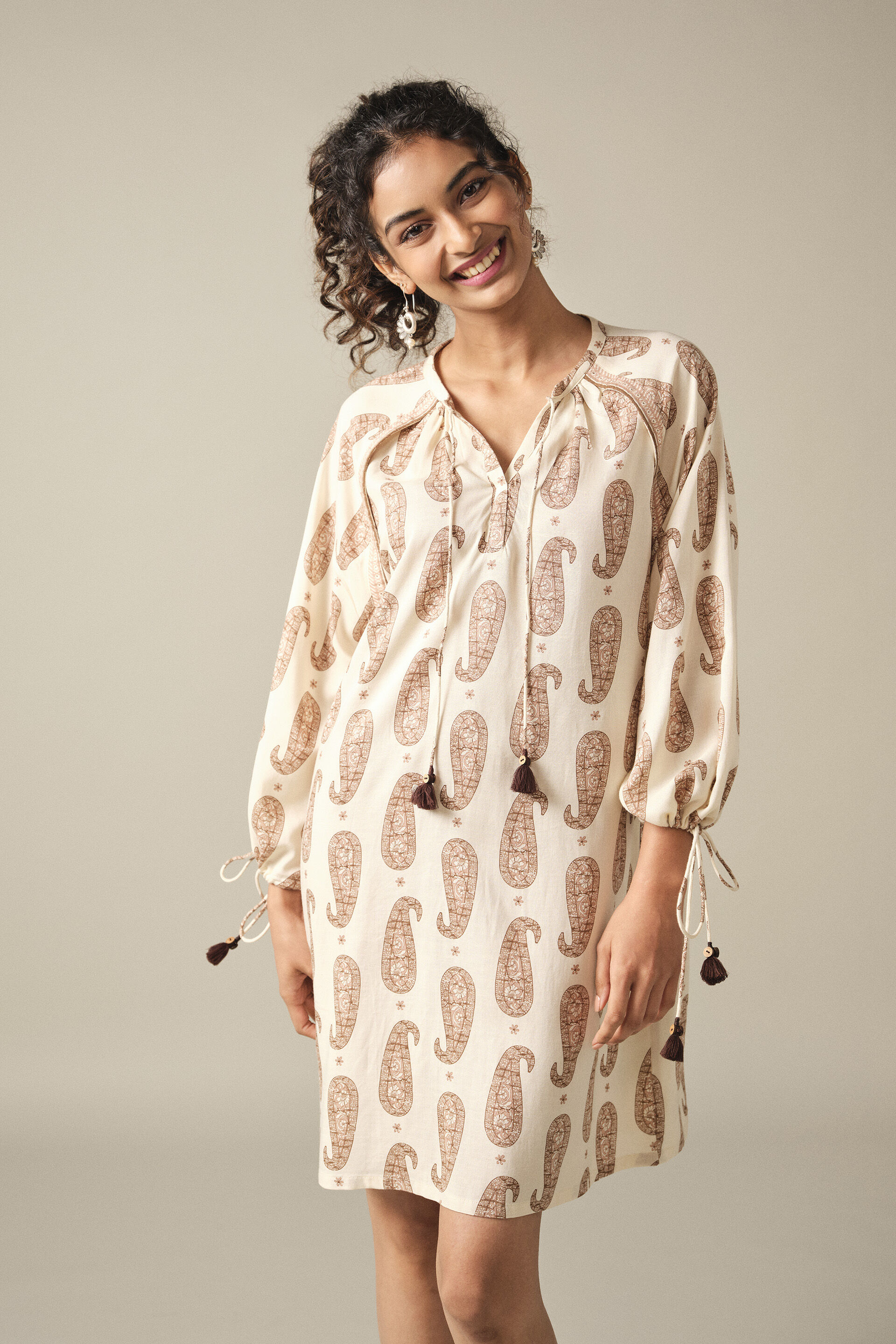 Paisley Print Short Shift Dress in Creme